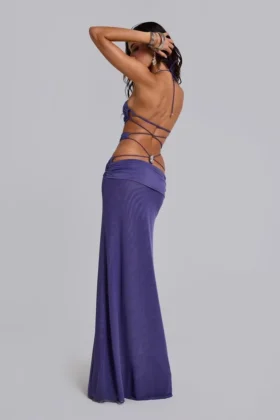 Amara-Maxikleid mit Trägern und Metallverzierungen