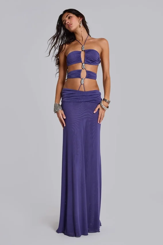 Amara-Maxikleid mit Trägern und Metallverzierungen