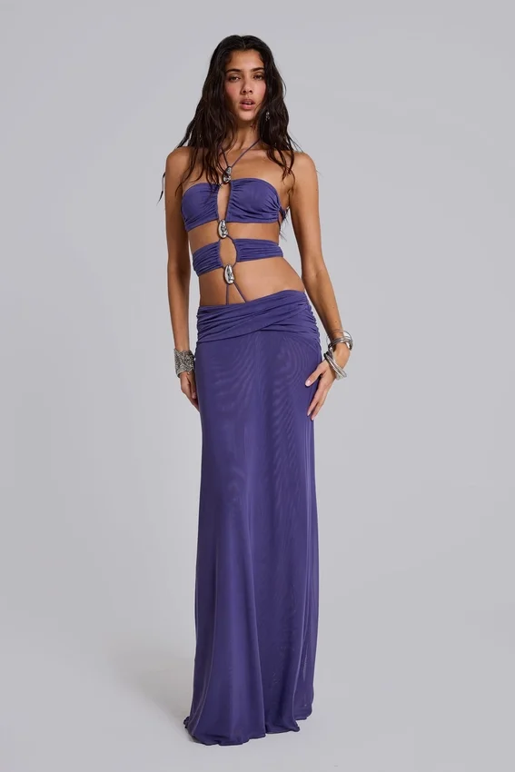 Amara-Maxikleid mit Trägern und Metallverzierungen