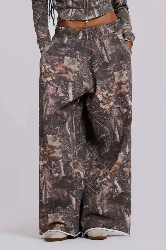 Baggy-Monster Joggers im Woodland-Camo-Look
