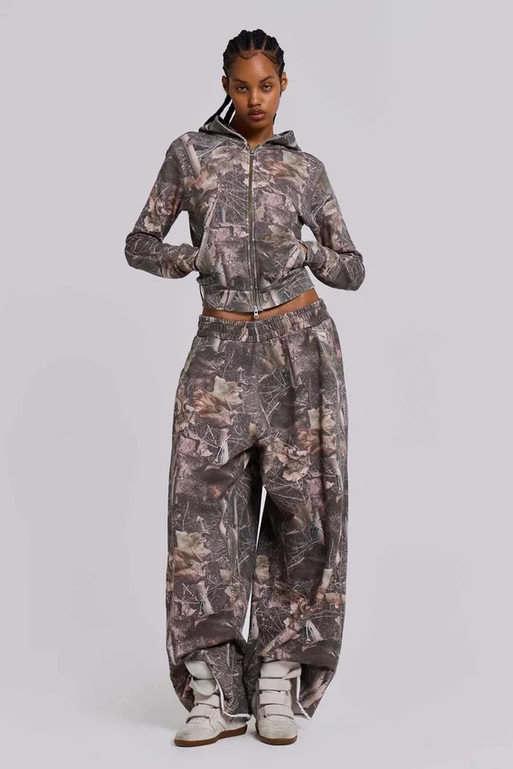 Baggy-Monster Joggers im Woodland-Camo-Look