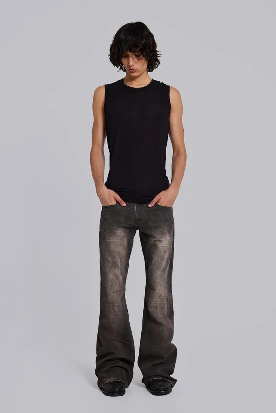 Braune, geknitterte Drift-Bootcut-Jeans