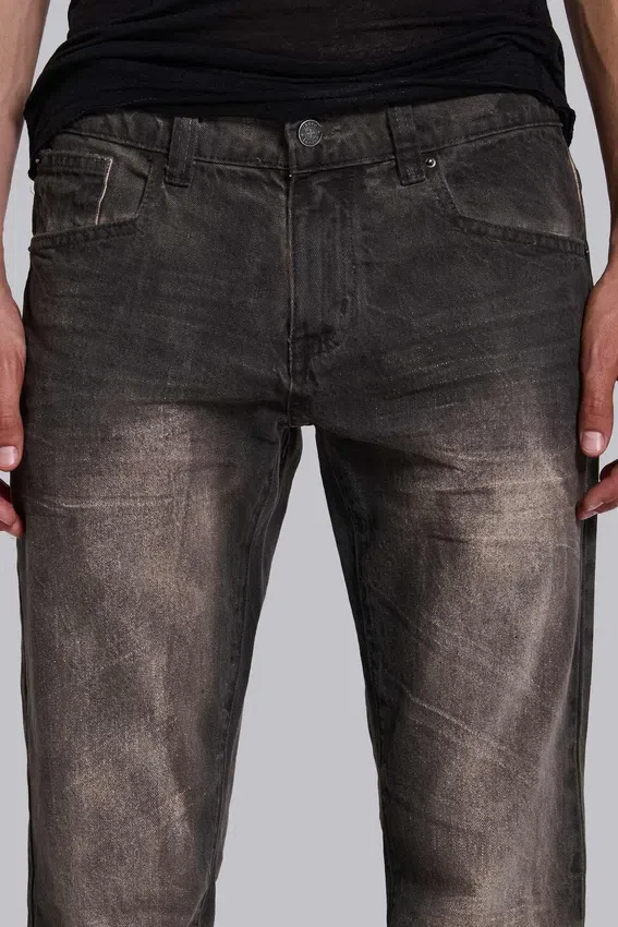 Braune, geknitterte Drift-Bootcut-Jeans