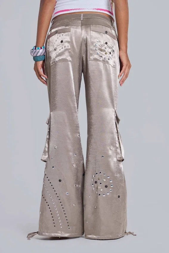 Briony Satin-Cargohose mit Nieten