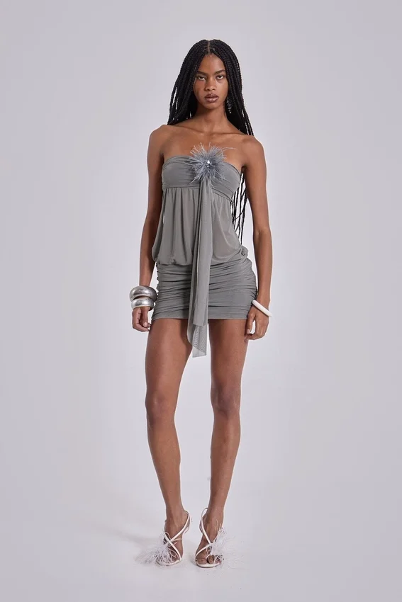 Brunelle Minikleid mit Federn