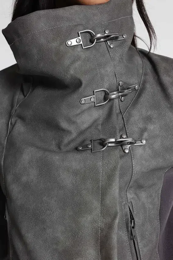 Cera Clasp PU-Leder-Funnel-Jacke