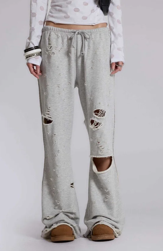 Cleo Jogginghose mit Bootcut-Schnitt und Used-Look