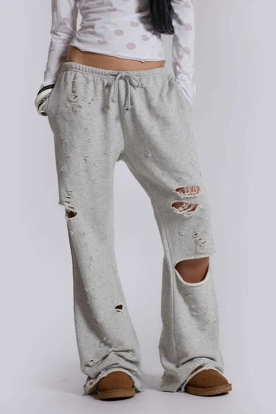 Cleo Jogginghose mit Bootcut-Schnitt und Used-Look