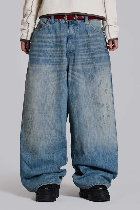 Colossus Jeans in heller Waschung, XL, Slub-Optik