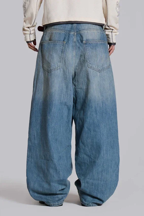 Colossus Jeans in heller Waschung, XL, Slub-Optik