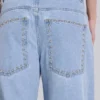 Colossus Jeans mit Nieten in hellblauer Waschung