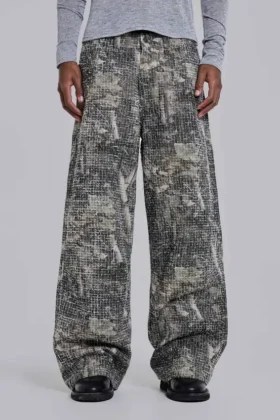 Colossus Jeans mit Woodland-Camo-Muster aus genadeltem Stoff