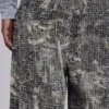 Colossus Jeans mit Woodland-Camo-Muster aus genadeltem Stoff