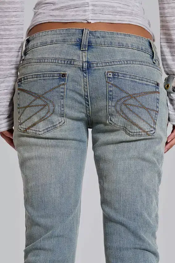 Cooper Bootcut-Jeans in Hellblau