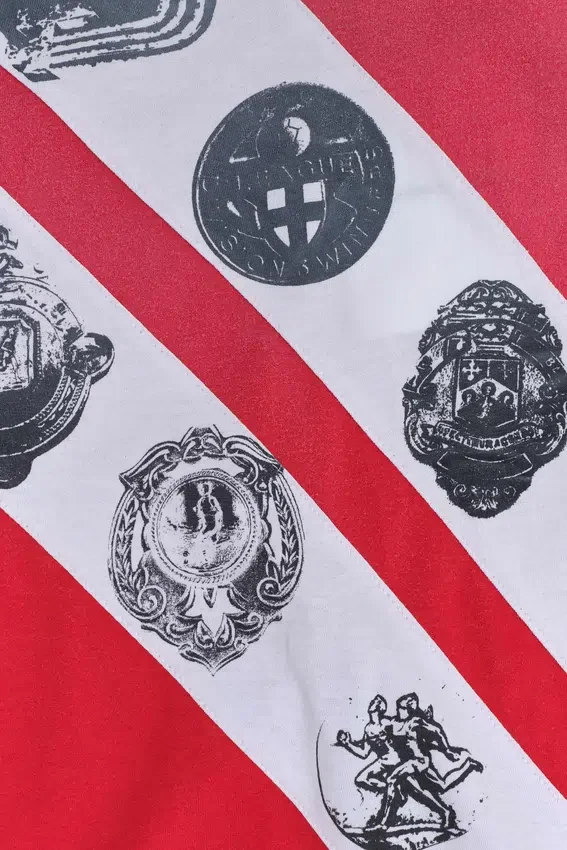 Crest T-Shirt mit V-Ausschnitt