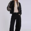 Einfarbige schwarze Colossus Jeans
