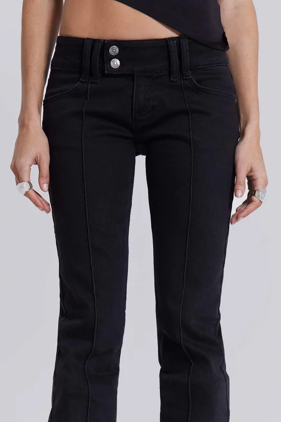 Einfarbige schwarze Thirteen-Jeans