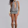 Ekti-Mini-Kleid mit Halsketten und rückenfreiem Ausschnitt