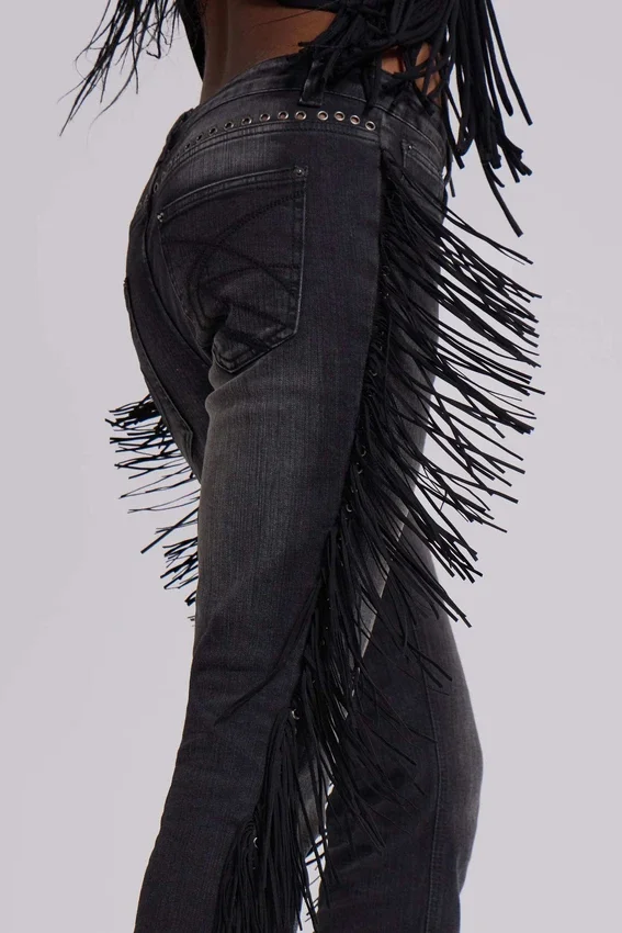 El Topo Fringe Bootcut-Jeans in schwarzer Waschung