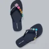 Flip-Flops mit Schmuckanhänger