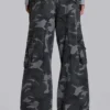 Gewaschene schwarze Cargohose im Trooper-Camo-Look