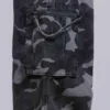 Gewaschene schwarze Cargohose im Trooper-Camo-Look