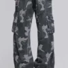 Gewaschene schwarze Cargohose im Trooper-Camo-Look