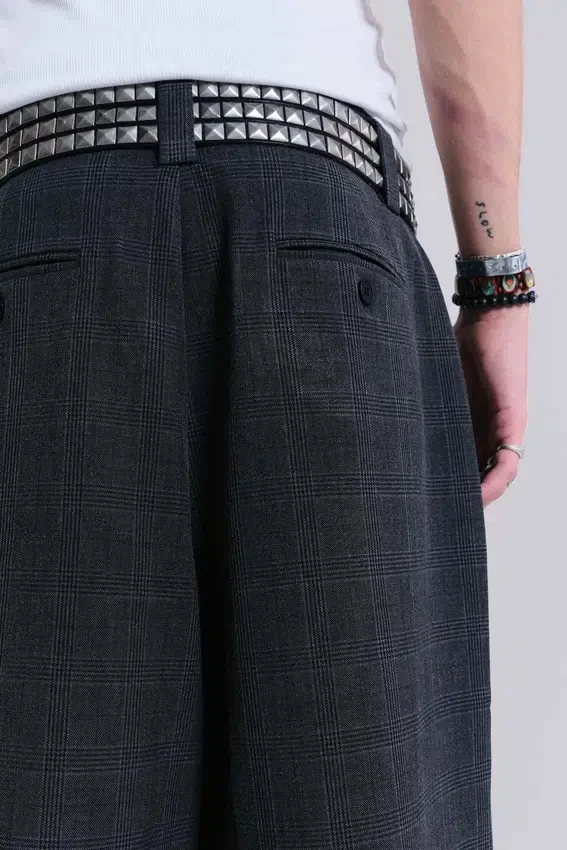 Goliath Shorts mit dunklem Karomuster