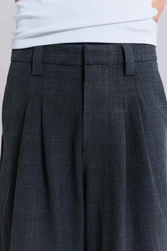 Goliath Shorts mit dunklem Karomuster