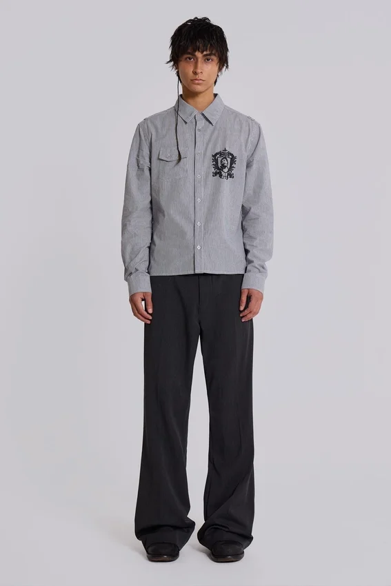 Graue Anzughose mit gestuftem Bootcut