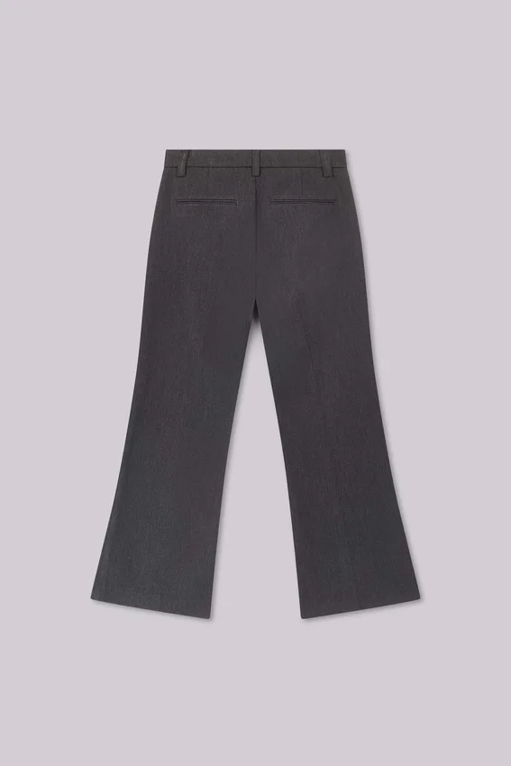 Graue Anzughose mit gestuftem Bootcut