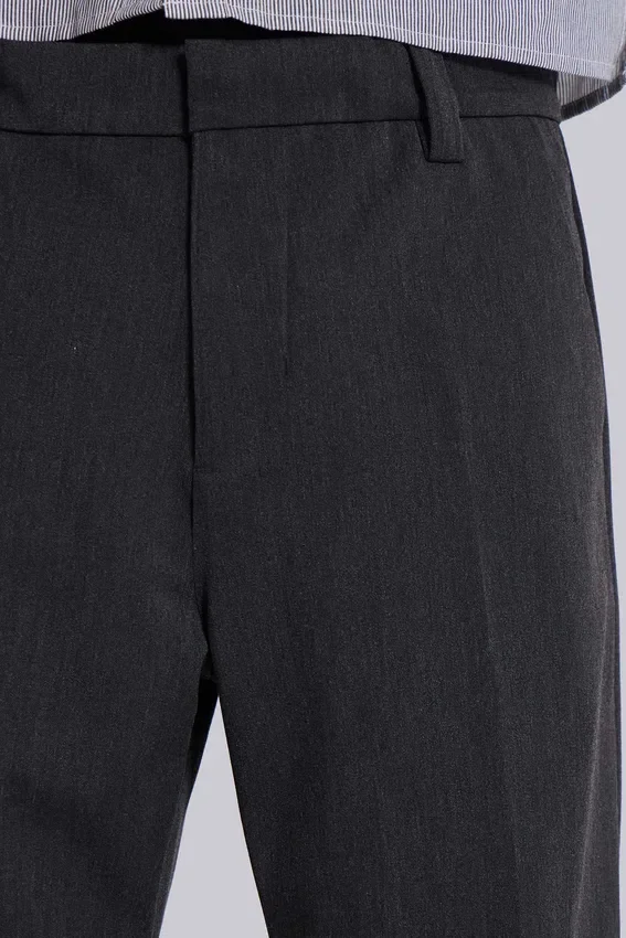 Graue Anzughose mit gestuftem Bootcut