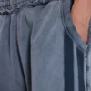 Graue, gewaschene Jogging-Shorts „Sporty Stripe Monster Joggers“