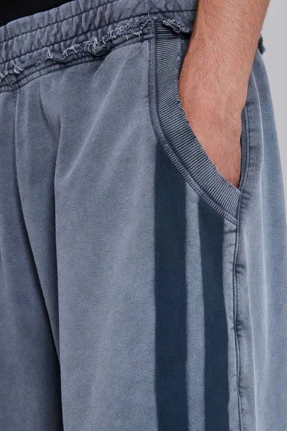 Graue, gewaschene Jogging-Shorts „Sporty Stripe Monster Joggers“