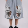 Graue Monster-Shorts im Distressed-Look