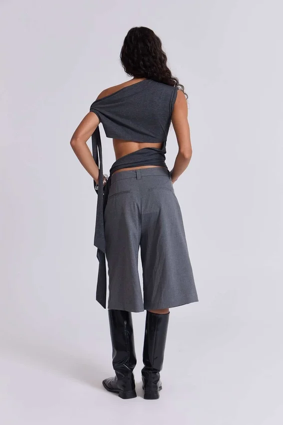 Graue, taillierte Goliath Shorts