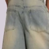 Hellgewaschene Jumbo-Jorts