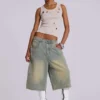Hellgewaschene Jumbo-Jorts