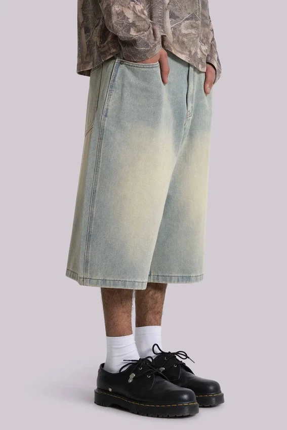 Hellgewaschene Jumbo-Jorts