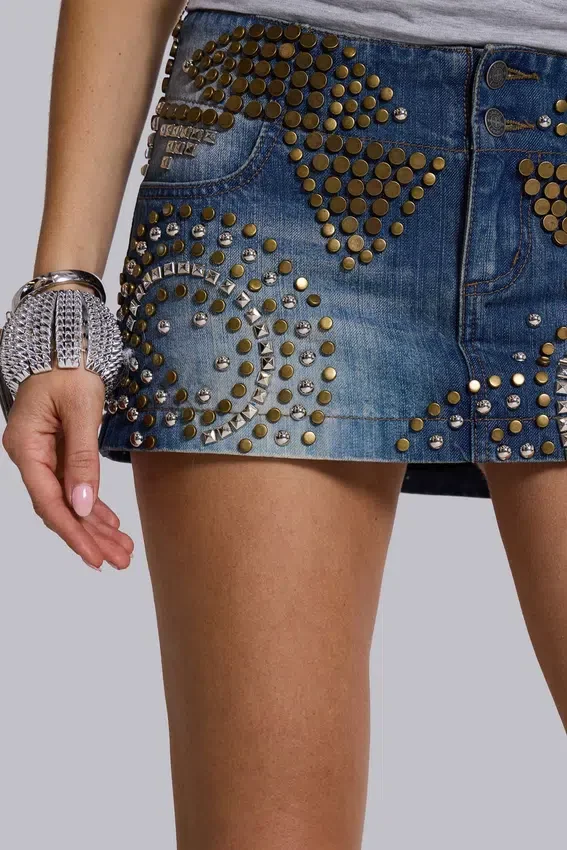 Hena-Minirock aus Denim mit Nieten