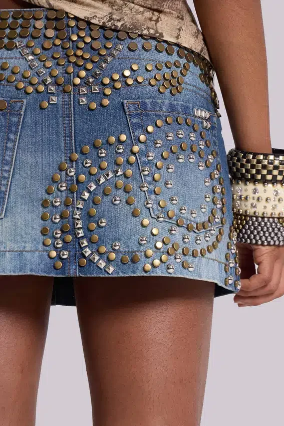 Hena-Minirock aus Denim mit Nieten
