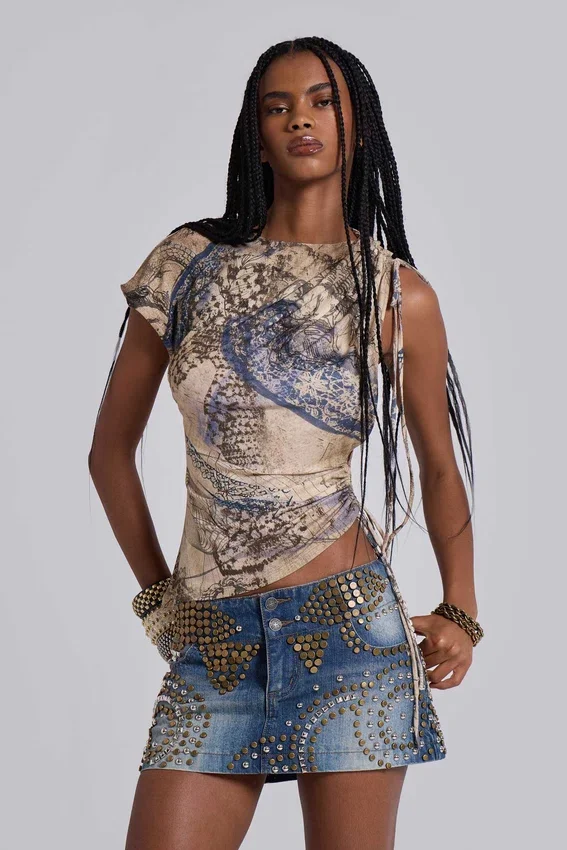 Hena-Minirock aus Denim mit Nieten