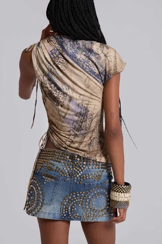 Hena-Minirock aus Denim mit Nieten