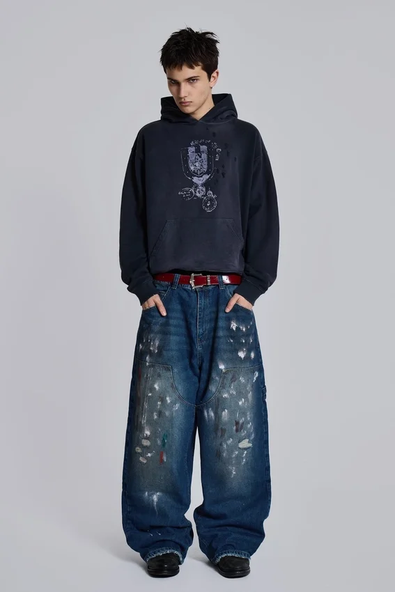 Hoodie mit Emblem