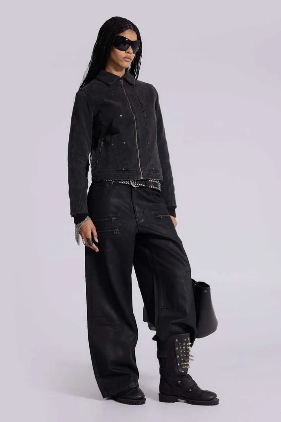 Jeansjacke mit Nieten