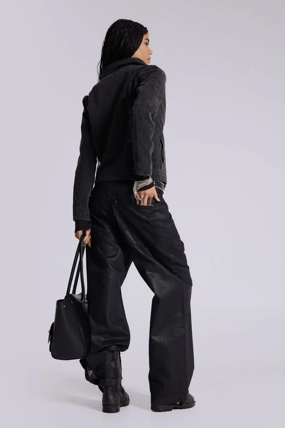 Jeansjacke mit Nieten