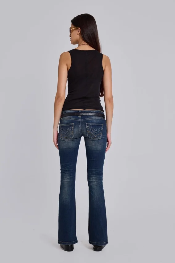 Kelsey Skinny-Bootcut-Jeans mit niedriger Leibhöhe in dunkler Waschung