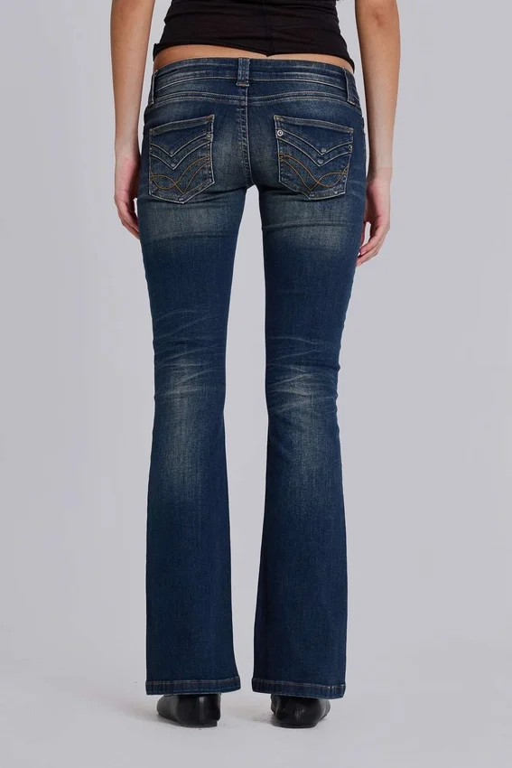 Kelsey Skinny-Bootcut-Jeans mit niedriger Leibhöhe in dunkler Waschung