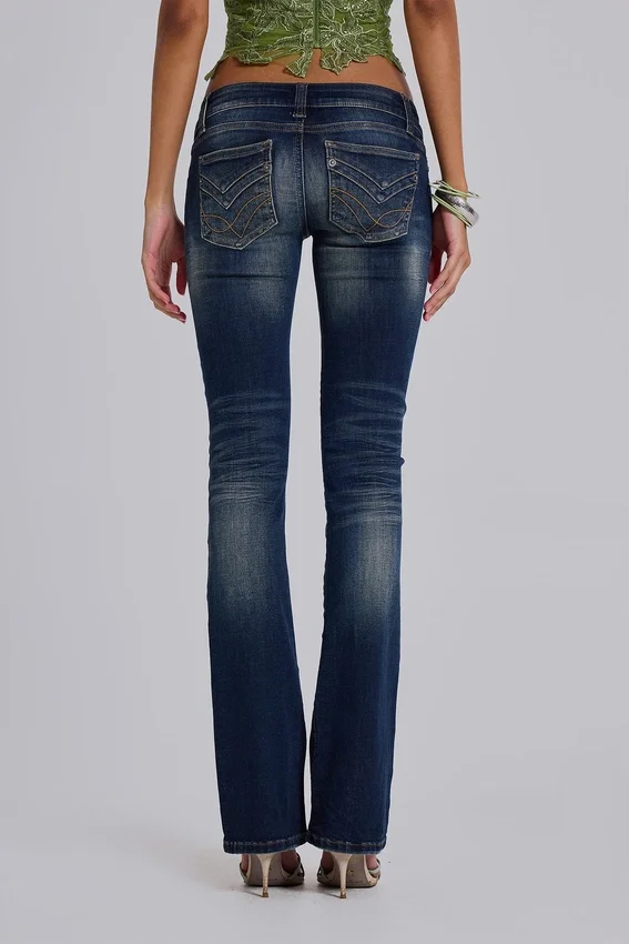 Kelsey Skinny-Bootcut-Jeans mit niedriger Leibhöhe in dunkler Waschung