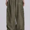Khaki-Parachute Pants mit Ölwaschung